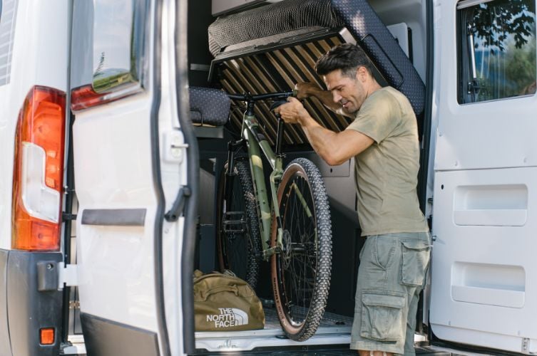 Plass til sykkel inne i bybobil