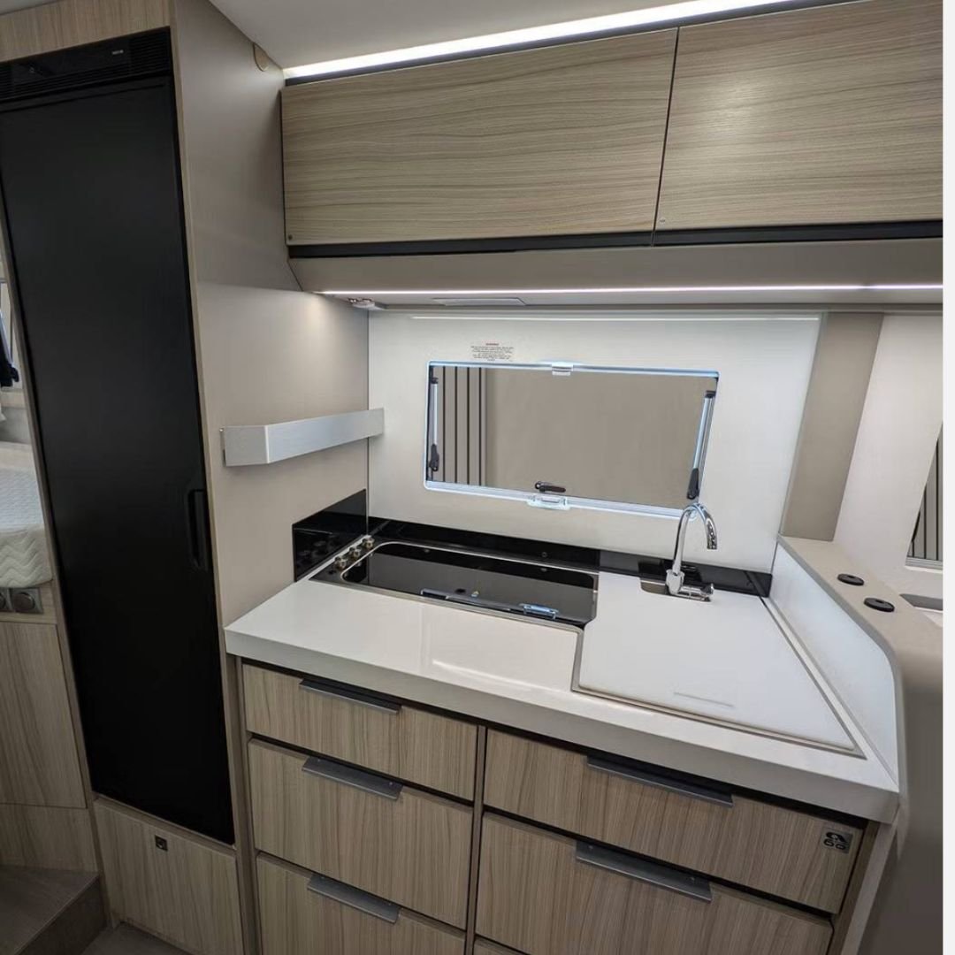 Adria Compact kjøkken