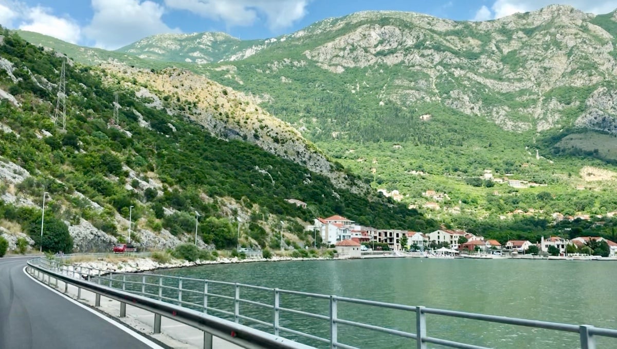 Montenegro 54